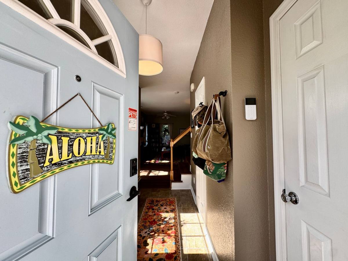 Townhouse for rent at 1502 Old Virginia Beach Rd, Virginia Beach, VA 23454