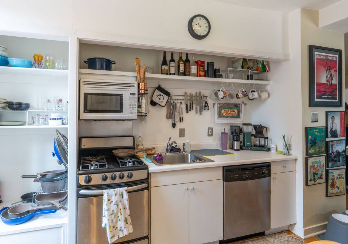 Apartment for rent at 1500 S St, Philadelphia, PA 19146