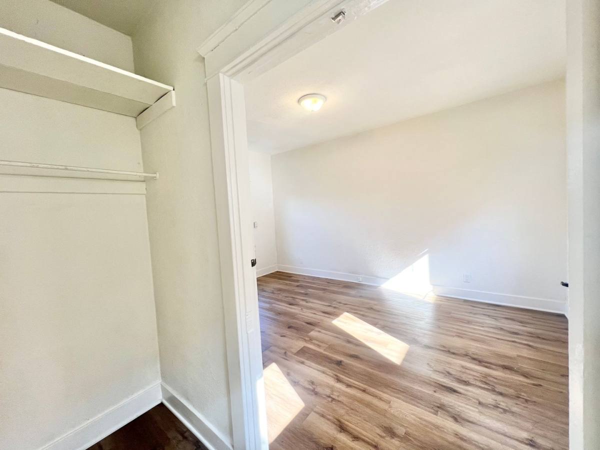 Apartment for rent at 318 Temple Ave, Long Beach, CA 90814