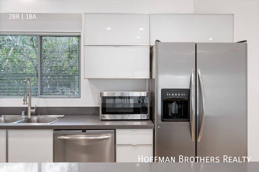 Apartment for rent at 1146 N Clark St #8, West Hollywood, CA 90069