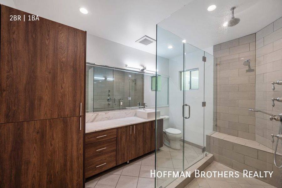 Apartment for rent at 1146 N Clark St #8, West Hollywood, CA 90069