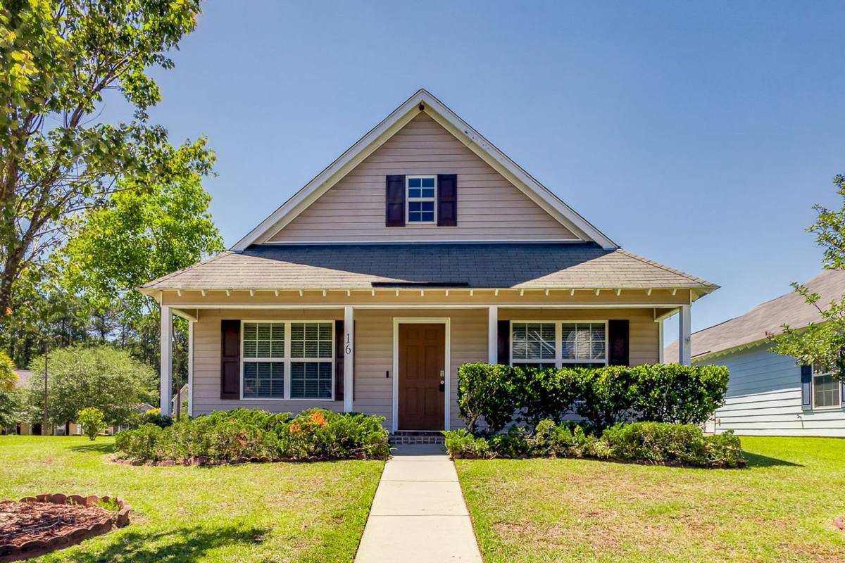 House for rent at 16 Castello Ave, Savannah, GA 31419