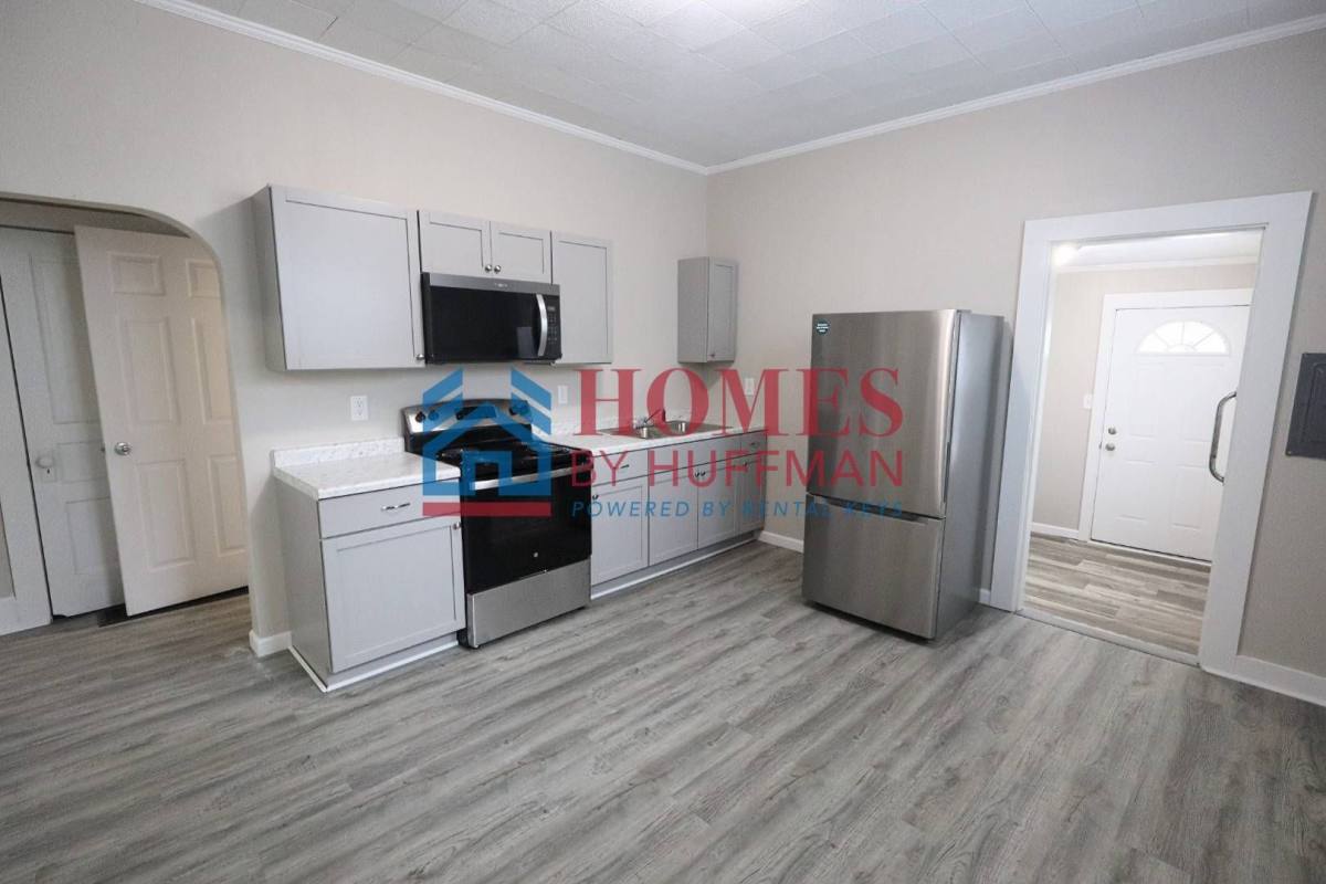 House for rent at 1303 E Indiana St, Evansville, IN 47711