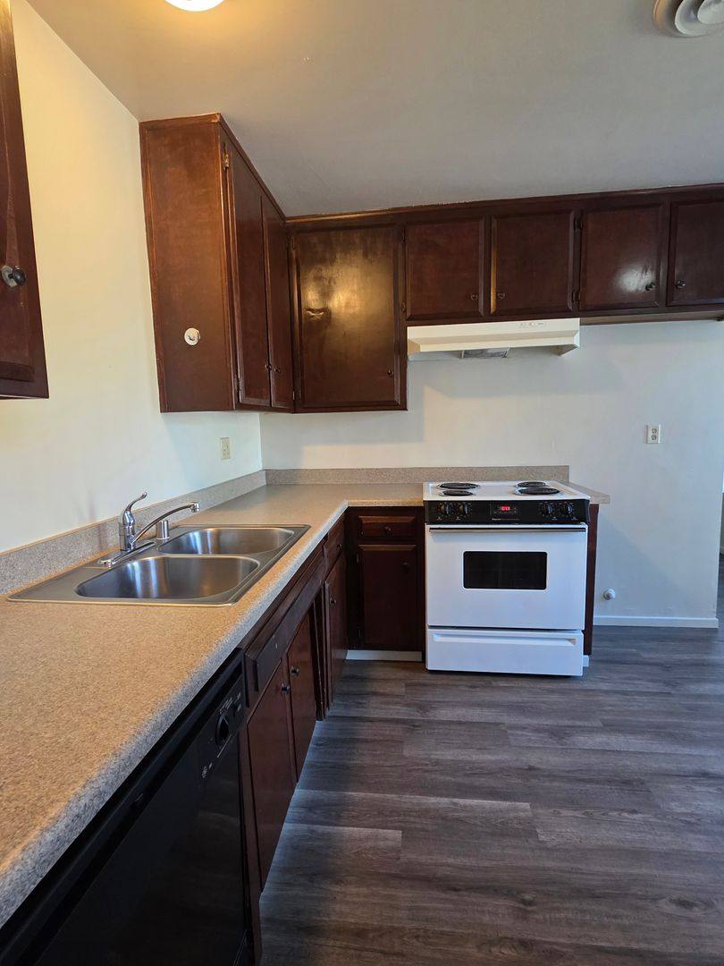 Apartment for rent at 2520 Ashe Rd, Bakersfield, CA 93309