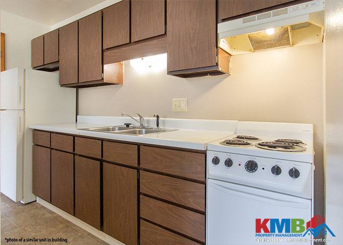 Apartment for rent at 1050 Twixt Town Rd NE #12, Cedar Rapids, IA 52402