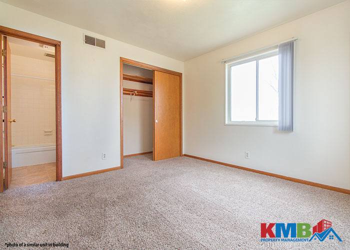 Apartment for rent at 1050 Twixt Town Rd NE #12, Cedar Rapids, IA 52402