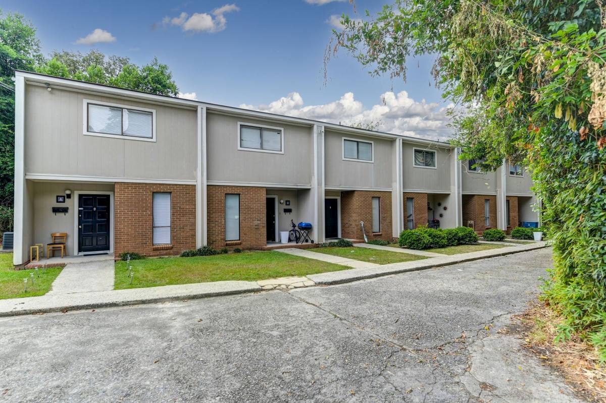 Apartment for rent at 828 Suber St, Columbia, SC 29205