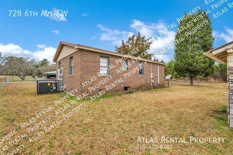 House for rent at 728 6th Ave SW, Childersburg, AL 35044