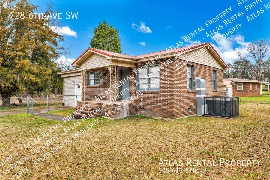 House for rent at 728 6th Ave SW, Childersburg, AL 35044