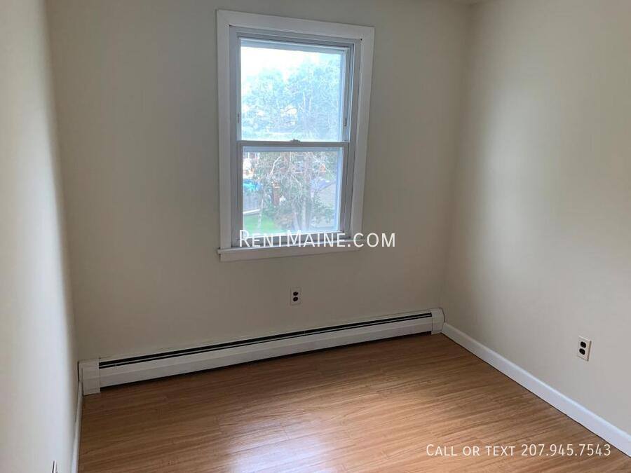Apartment for rent at 35 Yale St, Bangor, ME 04401