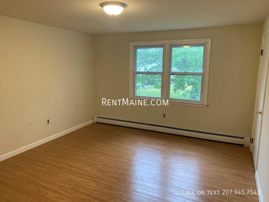 Apartment for rent at 35 Yale St, Bangor, ME 04401