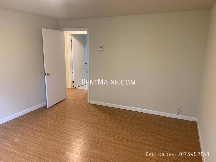 Apartment for rent at 35 Yale St, Bangor, ME 04401