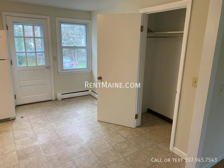 Apartment for rent at 35 Yale St, Bangor, ME 04401
