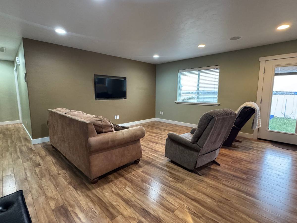 1705 E Glacier St, La Grande, OR 97850 - House for Rent - Image 3