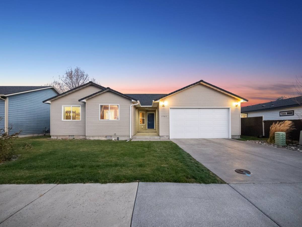 1705 E Glacier St, La Grande, OR 97850 - House for Rent - Image 1