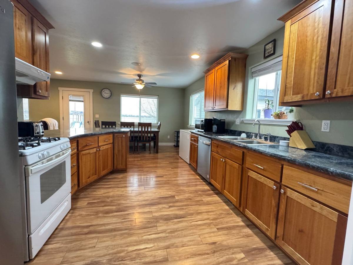 House for rent at 1705 E Glacier St, La Grande, OR 97850