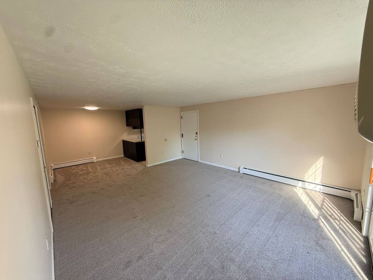 Apartment for rent at 1188 W Middle Turnpike, Manchester, CT 06040