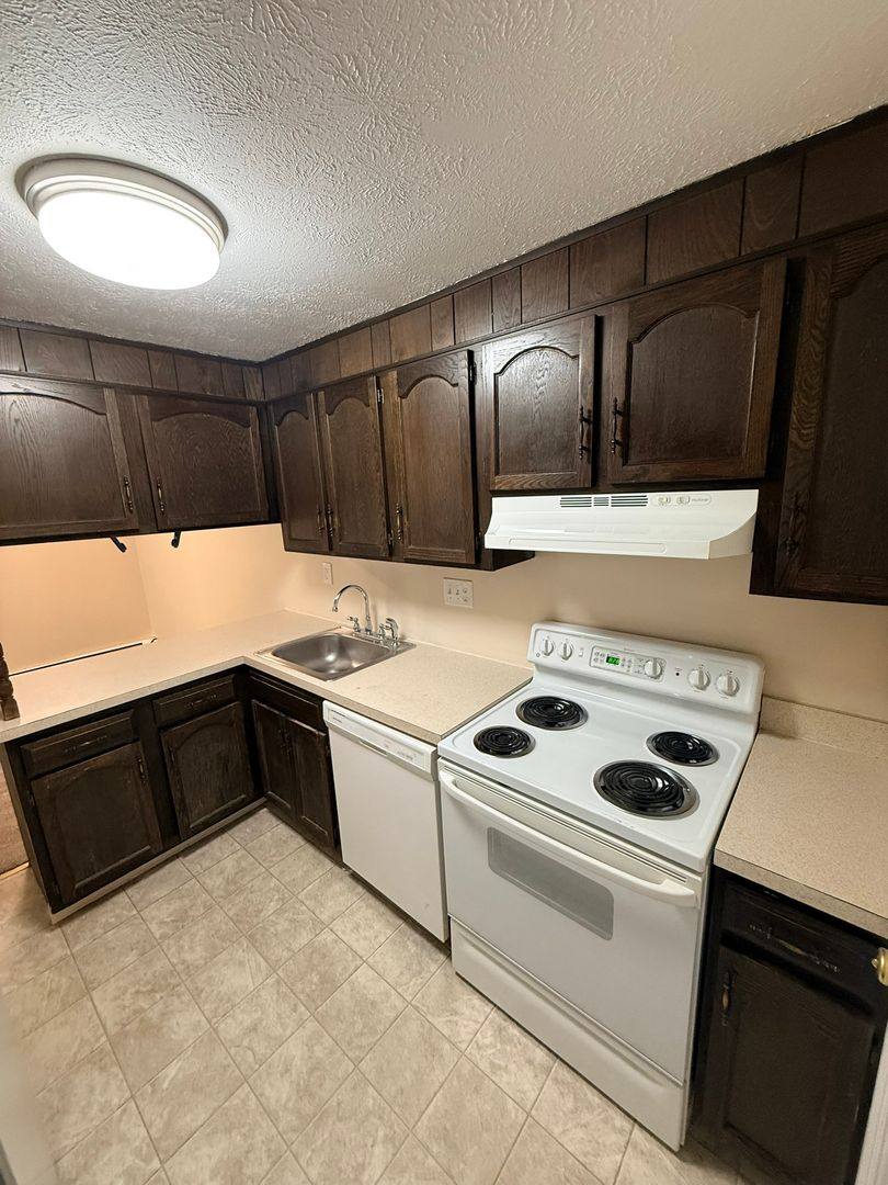 Apartment for rent at 1188 W Middle Turnpike, Manchester, CT 06040