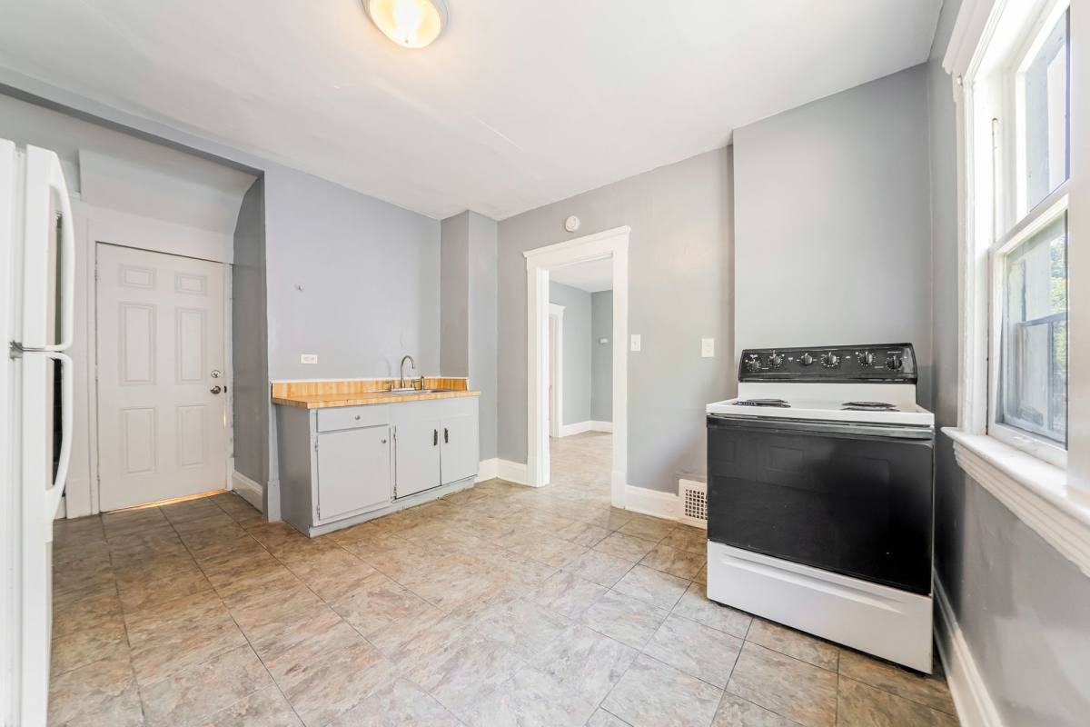 Apartment for rent at 3456 W 65th St, Cleveland, OH 44102