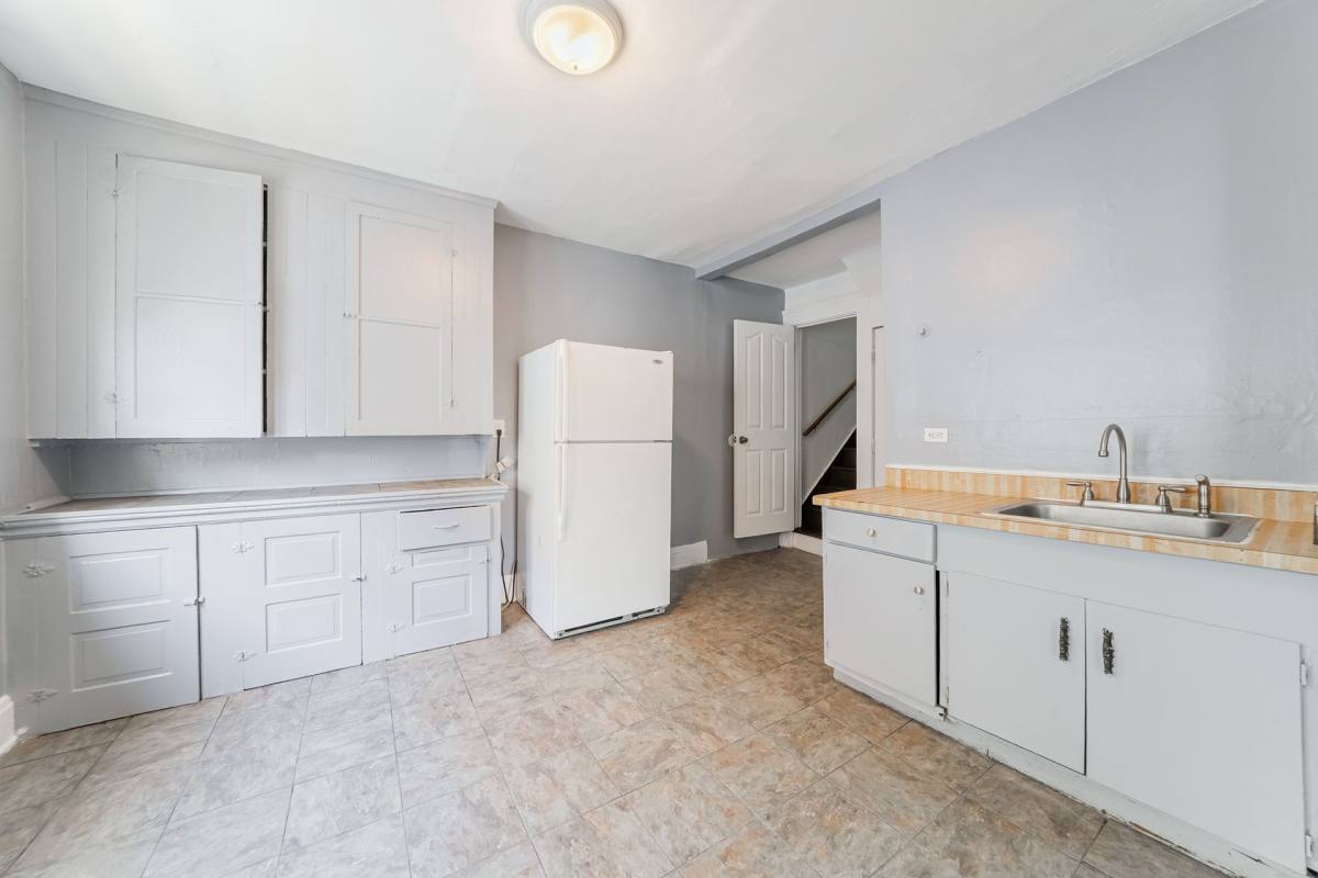 Apartment for rent at 3456 W 65th St, Cleveland, OH 44102