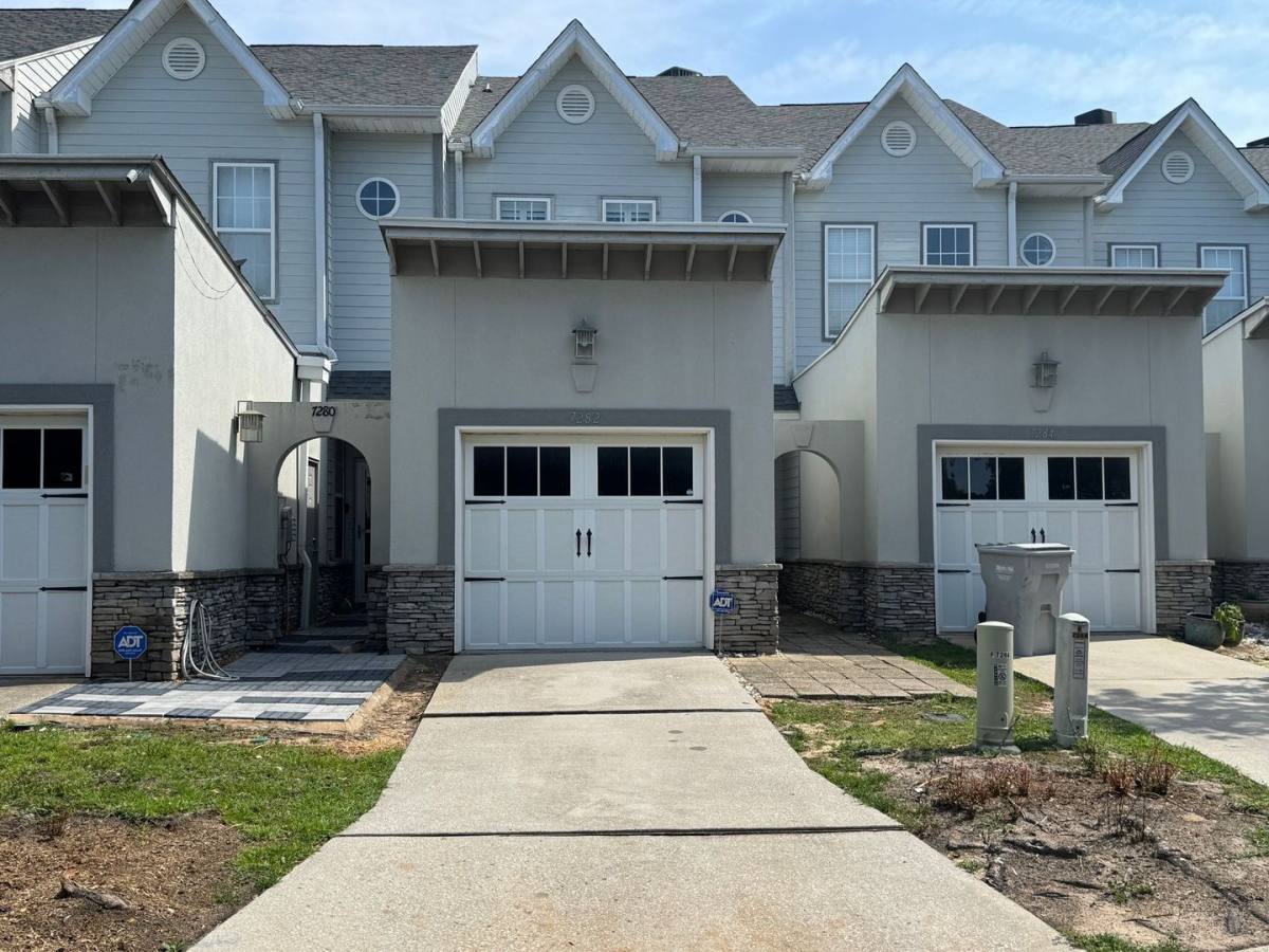 Townhouse for rent at 7282 Jacobs Trail, Navarre, FL 32566