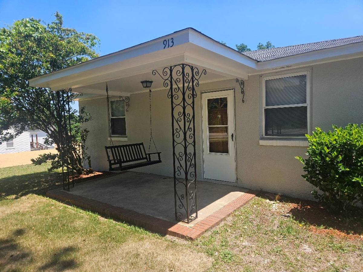 House for rent at 913 Old Edgefield Rd, North Augusta, SC 29841