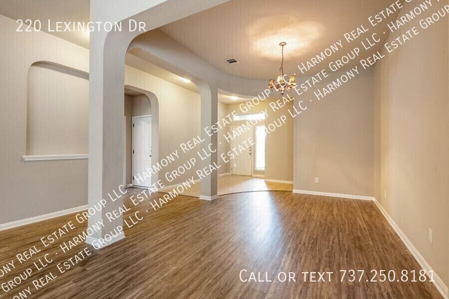 House for rent at 220 Lexington Dr, Austin, TX 78737
