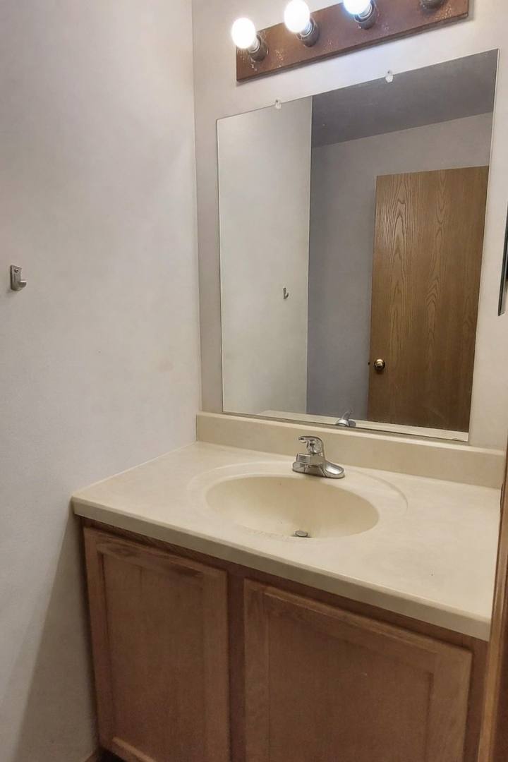 Apartment for rent at 1300 Broadway St, Ann Arbor, MI 48105