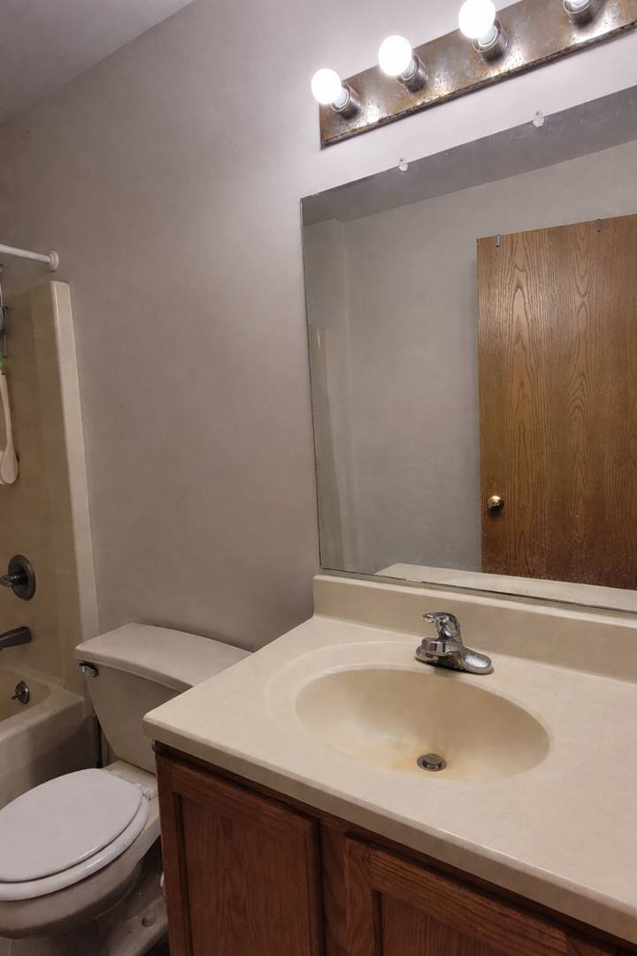 Apartment for rent at 1300 Broadway St, Ann Arbor, MI 48105