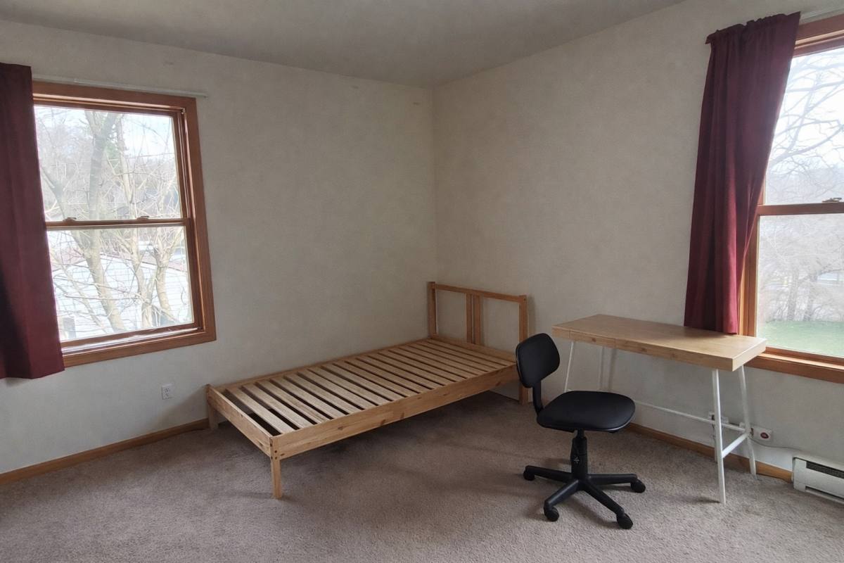 Apartment for rent at 1300 Broadway St, Ann Arbor, MI 48105