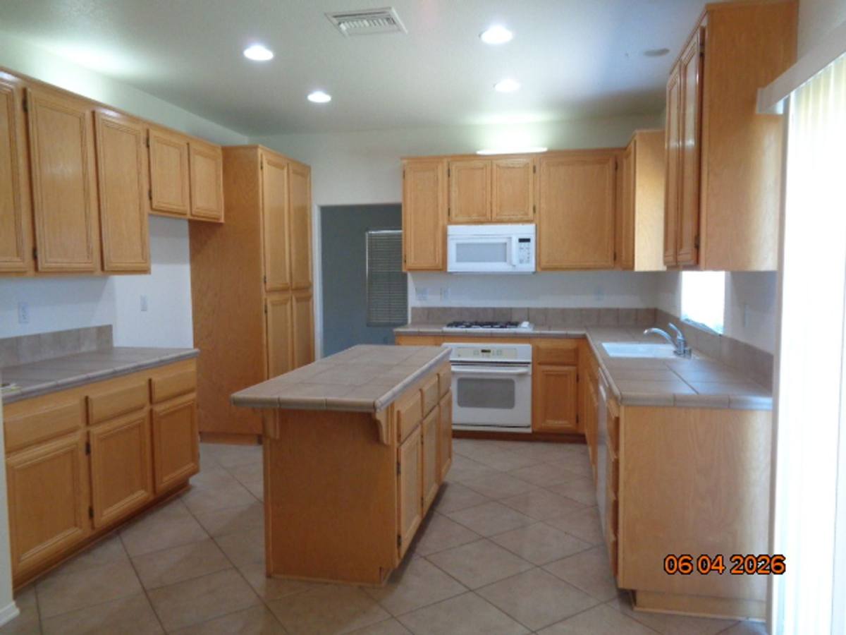 House for rent at 2045 W Ave, Lancaster, CA 93536