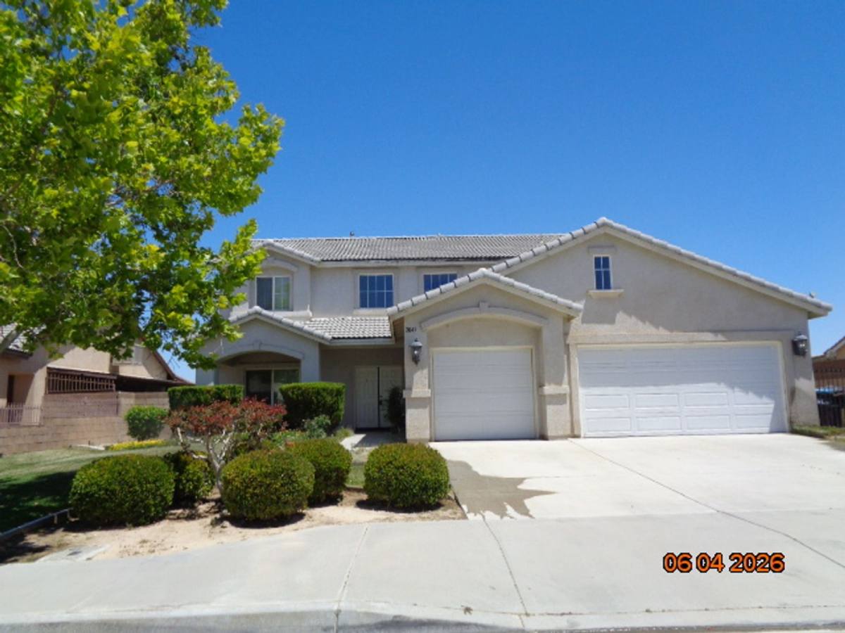 House for rent at 2045 W Ave, Lancaster, CA 93536