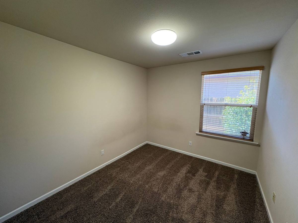 House for rent at 1422 E Mesa Court, Visalia, CA 93292