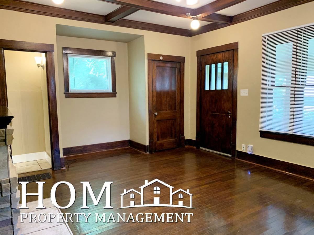 House for rent at 725 N 6th St, Mankato, MN 56001