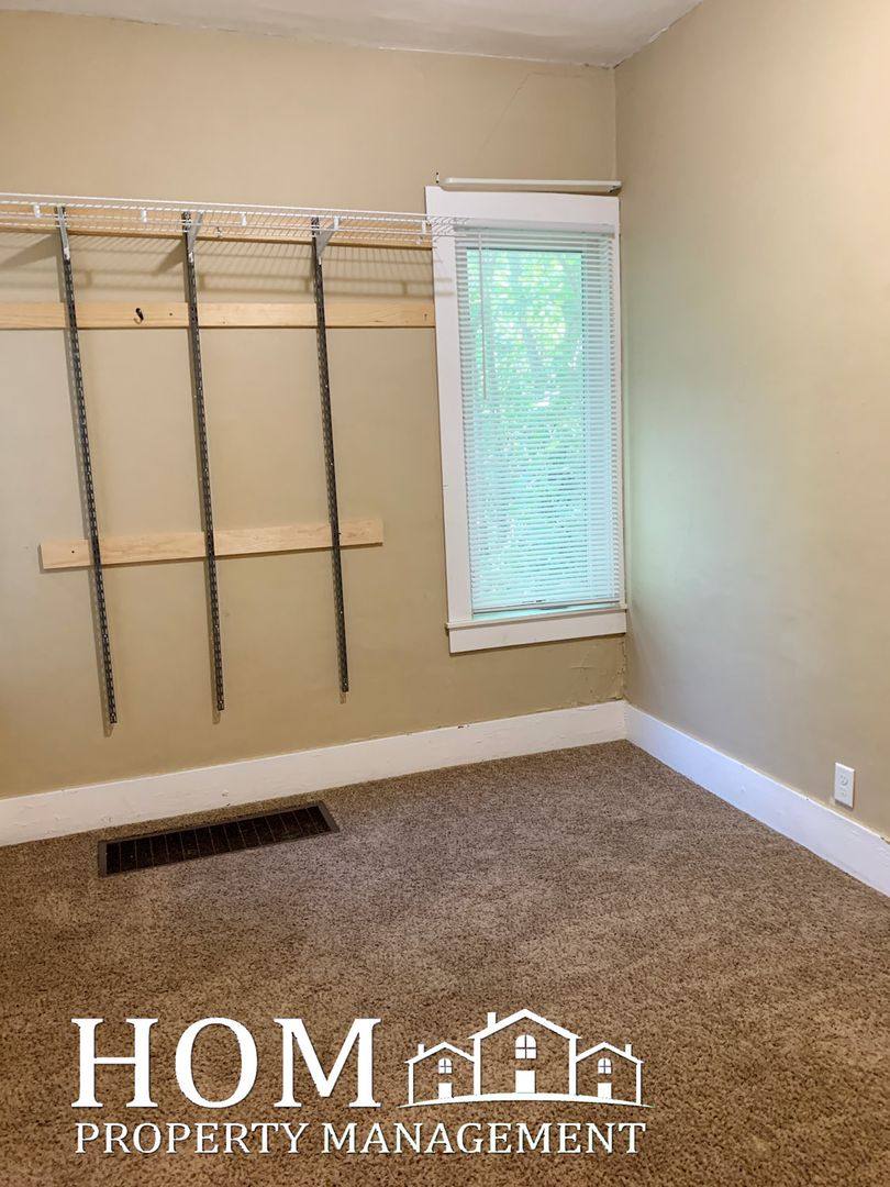 House for rent at 725 N 6th St, Mankato, MN 56001