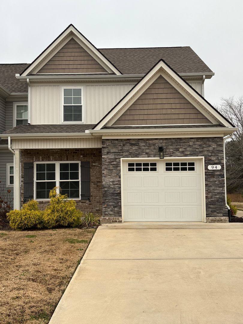 Townhouse for rent at 94 Creekwood Rd, Manchester, TN 37355