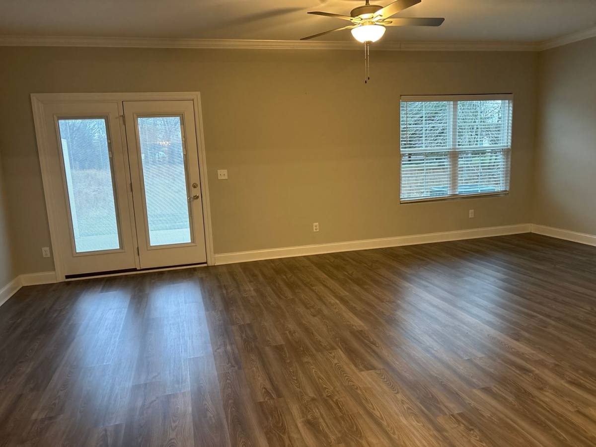 Townhouse for rent at 94 Creekwood Rd, Manchester, TN 37355