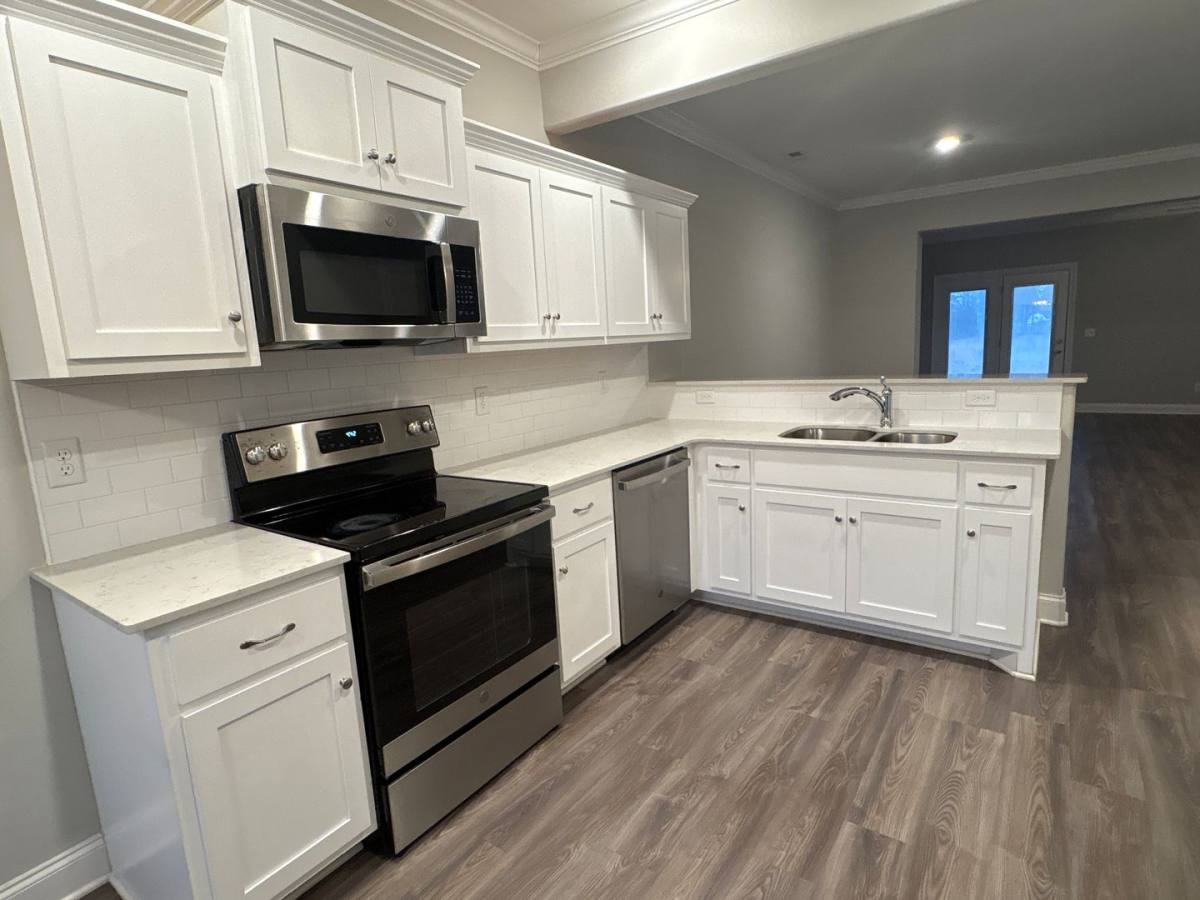 Townhouse for rent at 94 Creekwood Rd, Manchester, TN 37355