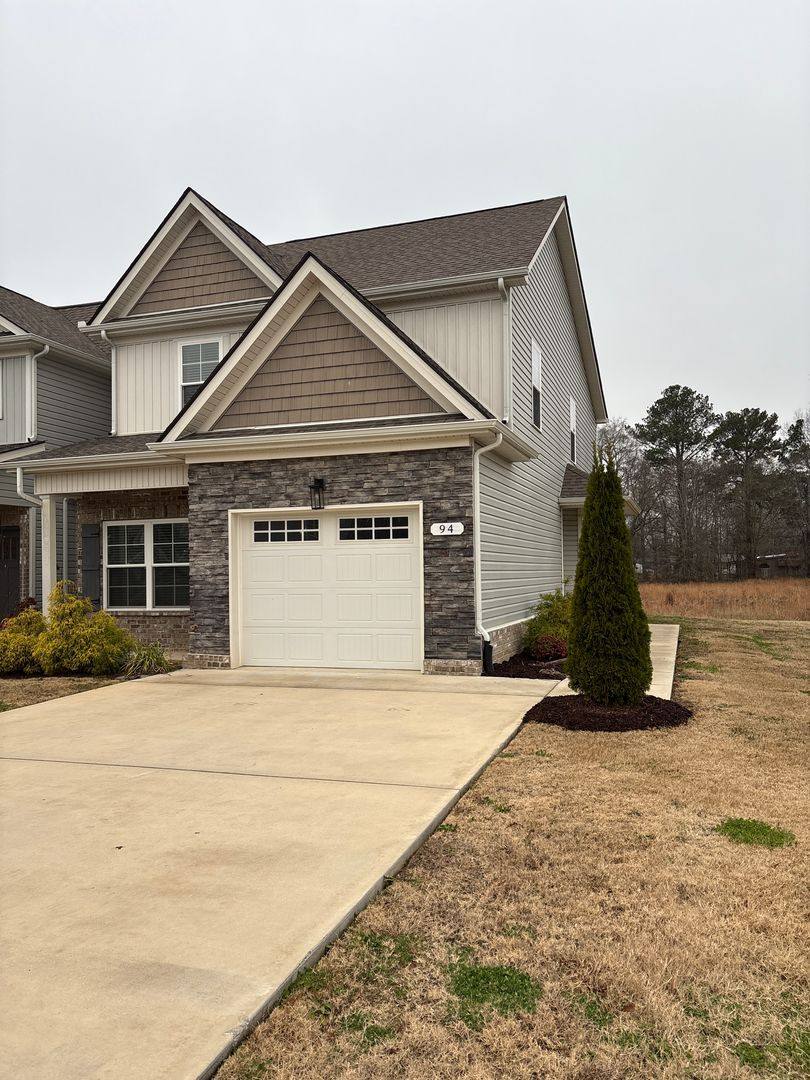 Townhouse for rent at 94 Creekwood Rd, Manchester, TN 37355