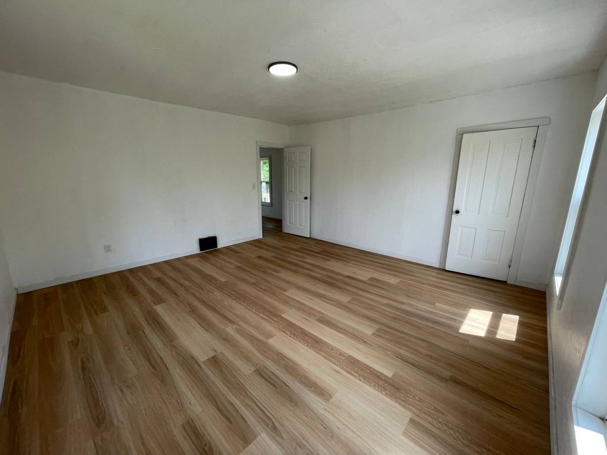 Apartment for rent at 942 Washington St, Wausau, WI 54403