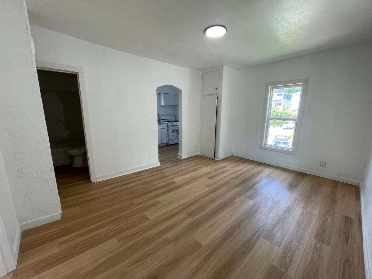 Apartment for rent at 942 Washington St, Wausau, WI 54403