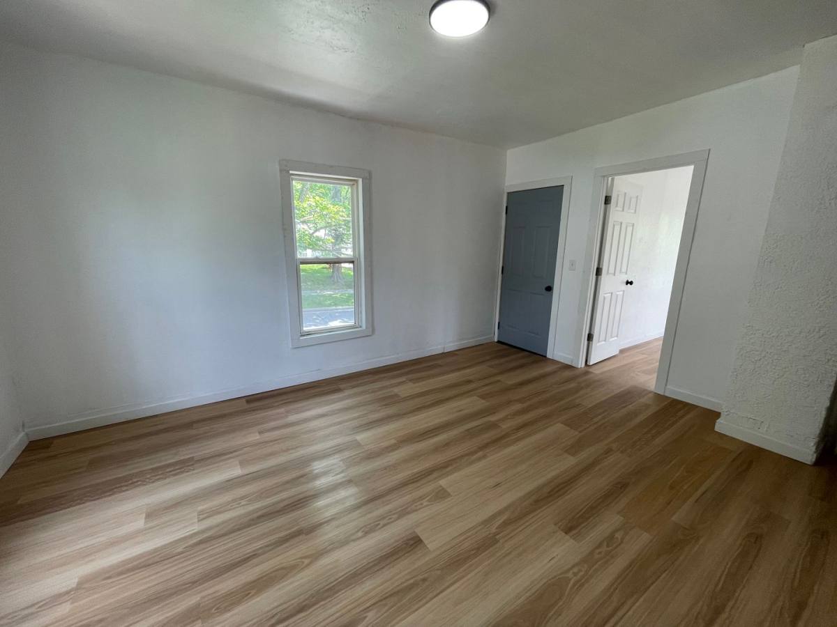 Apartment for rent at 942 Washington St, Wausau, WI 54403
