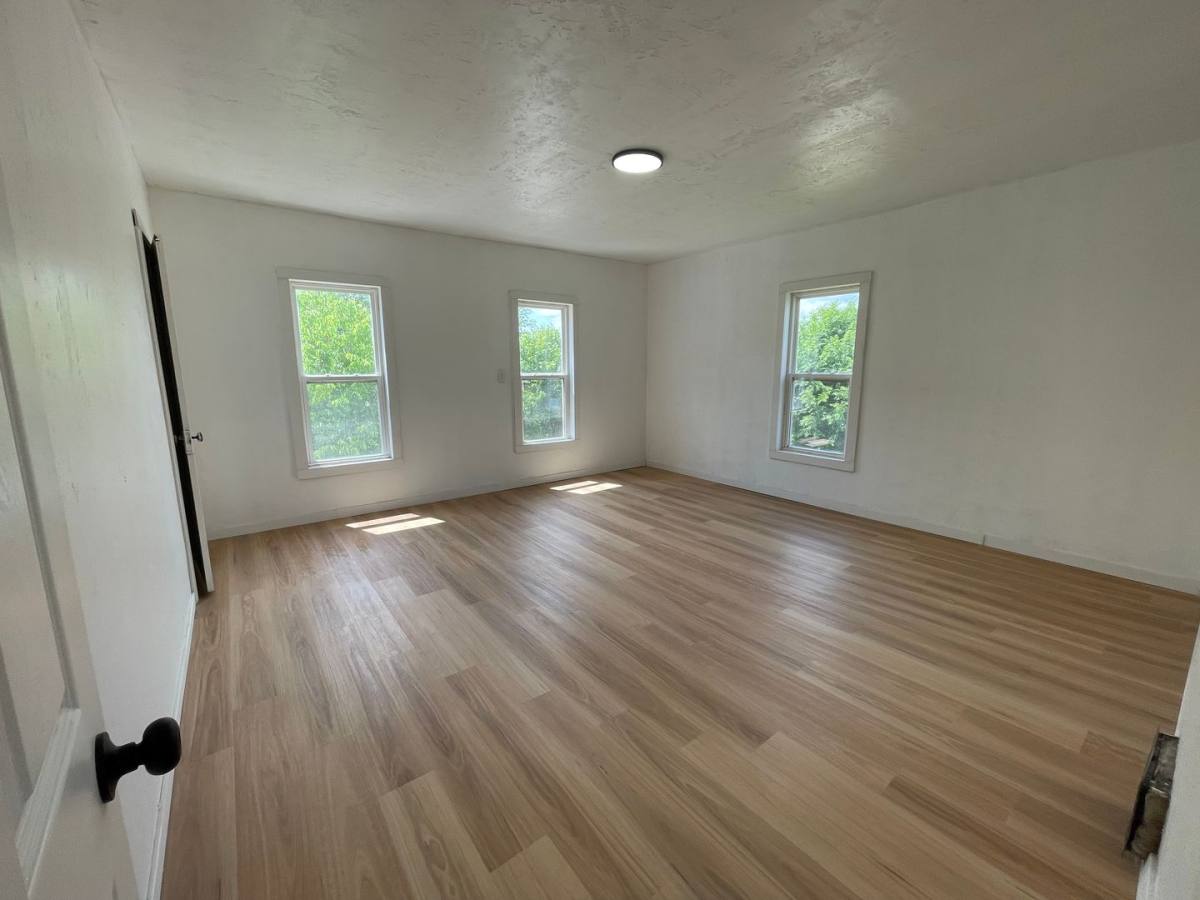 Apartment for rent at 942 Washington St, Wausau, WI 54403