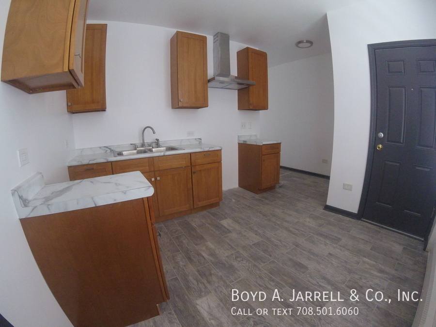 Apartment for rent at 5941 S Michigan Ave #1, Chicago, IL 60637