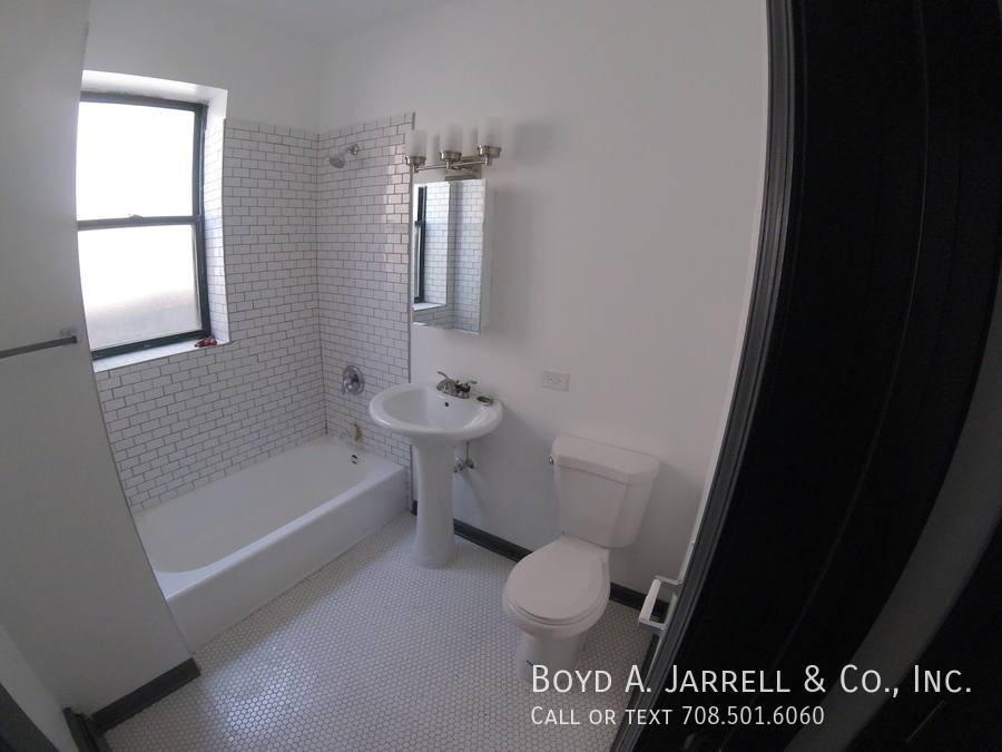 Apartment for rent at 5941 S Michigan Ave #1, Chicago, IL 60637