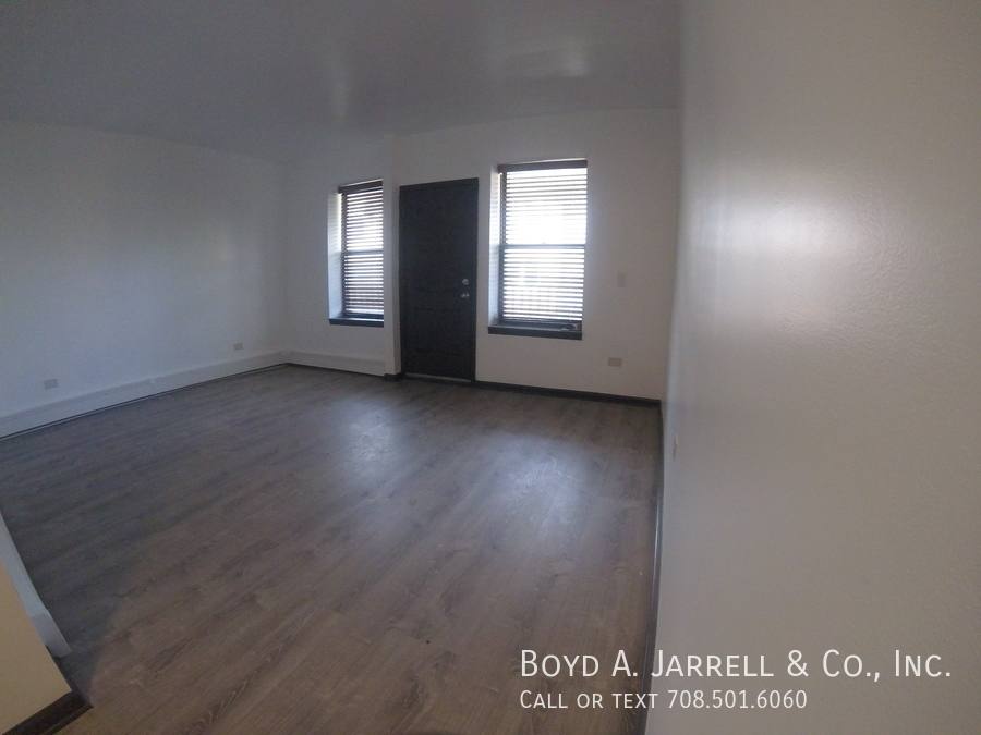 Apartment for rent at 5941 S Michigan Ave #1, Chicago, IL 60637