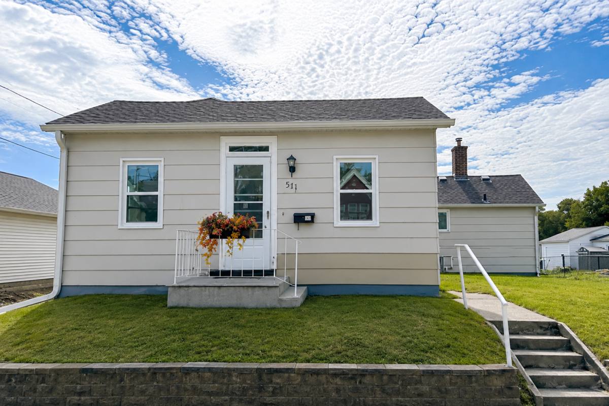 House for rent at 511 Main Ave, Clinton, IA 52732