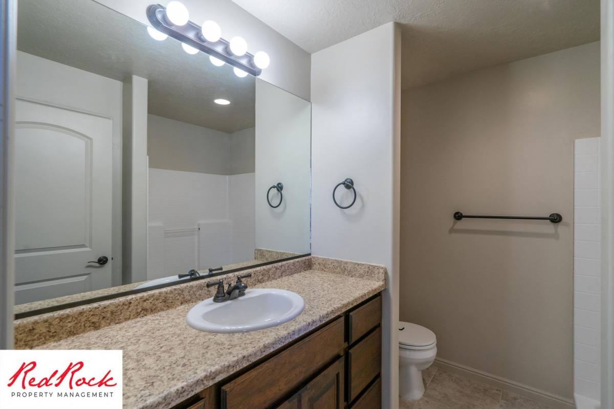 Townhouse for rent at 290 Buena Vista Blvd, Washington, UT 84780