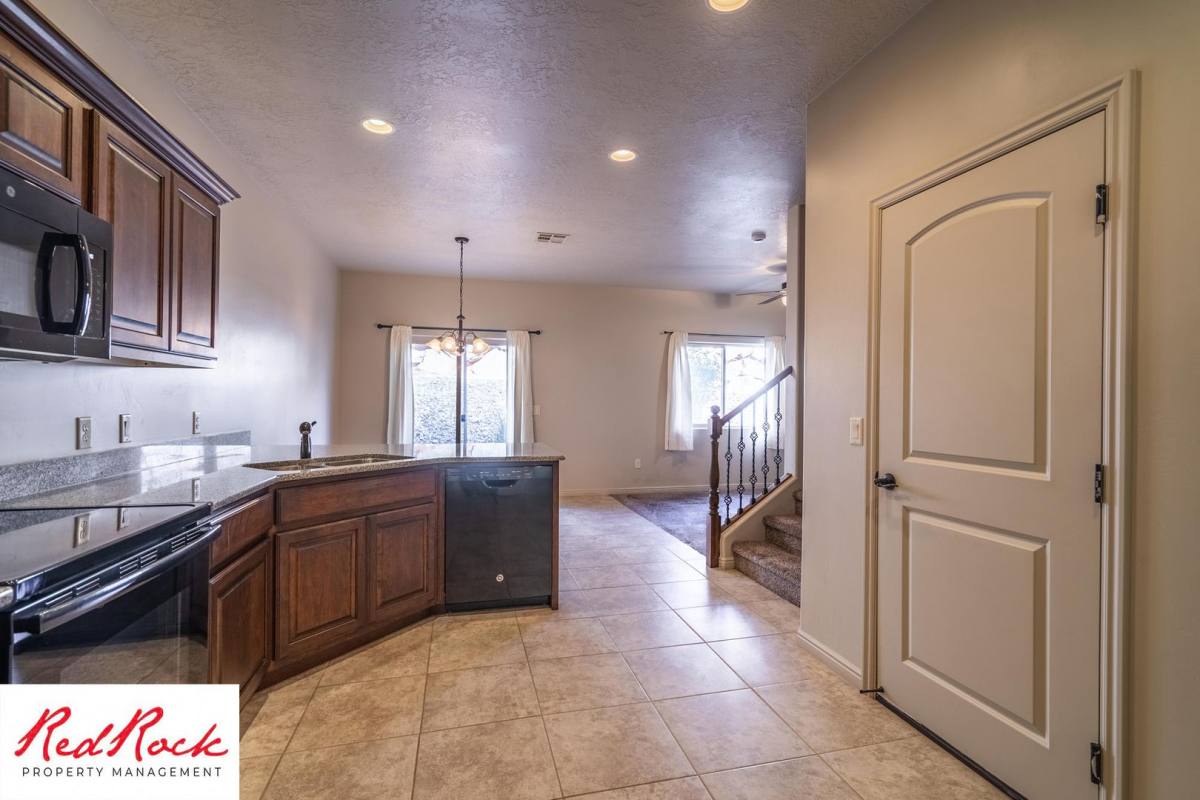 Townhouse for rent at 290 Buena Vista Blvd, Washington, UT 84780