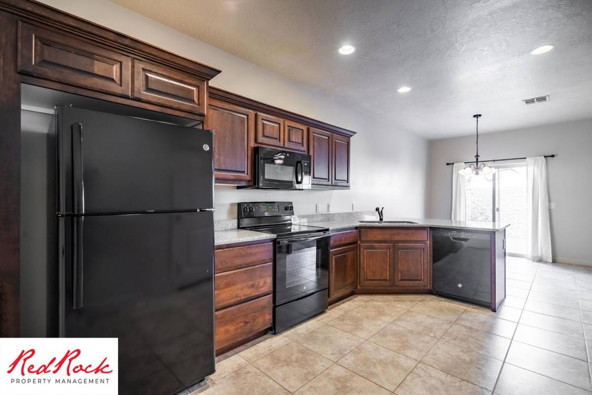 Townhouse for rent at 290 Buena Vista Blvd, Washington, UT 84780